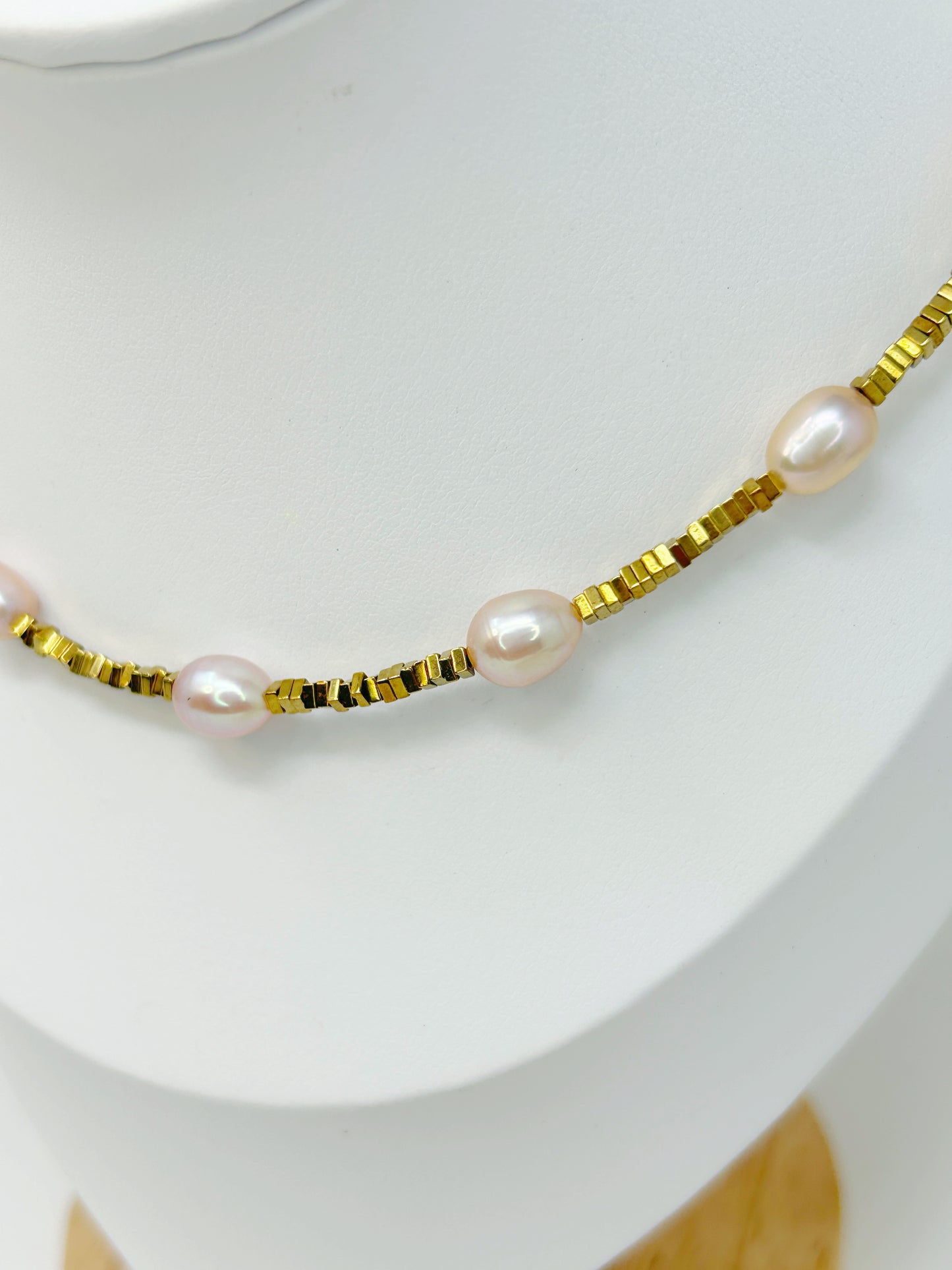 Lumilu Gold & Pink-Purple Hue Pearl Necklace